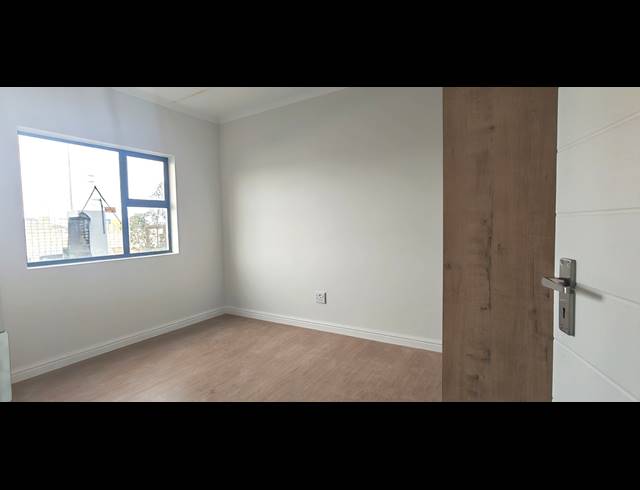 3 BEDROOM APARTMENT FOR SALE IN SANDOWN